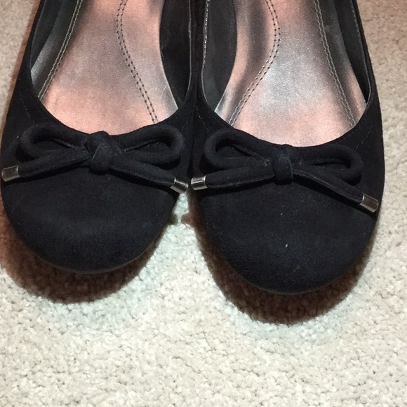 Naturalizer Shoes - Black Naturalizer one inch heel shoe size 6